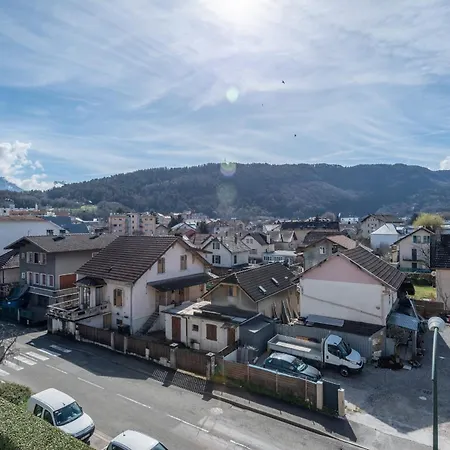 Apartment Ducs De Savoie - Comfortable Flat A Stone's Throw From The Old Town Annecy