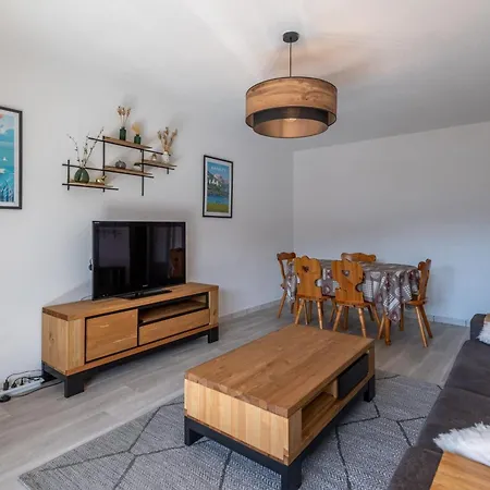 Apartment Ducs De Savoie - Comfortable Flat A Stone's Throw From The Old Town Annecy