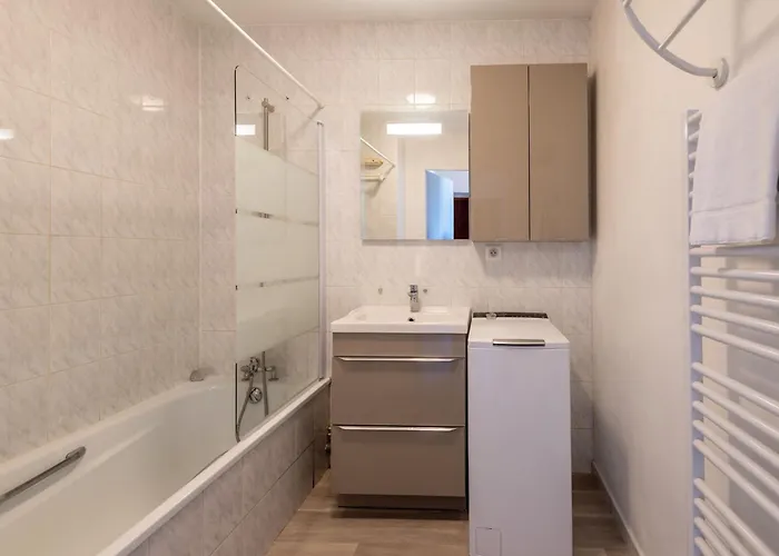 Apartamento Ducs De Savoie - Comfortable Flat A Stone's Throw From The Old Town Annecy