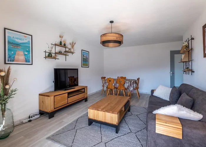 Apartamento Ducs De Savoie - Comfortable Flat A Stone's Throw From The Old Town Annecy